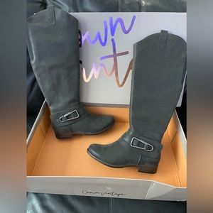 New crown vintage Bonnie boots size 6